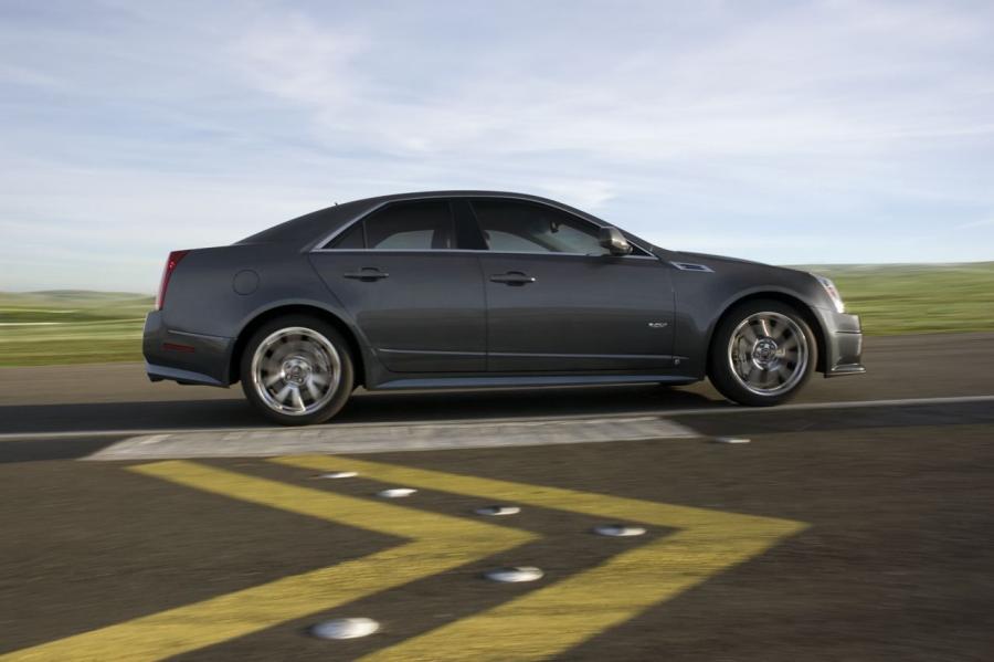  Cadillac CTS-V Coupe 2010 года  (фото 6 из 315)